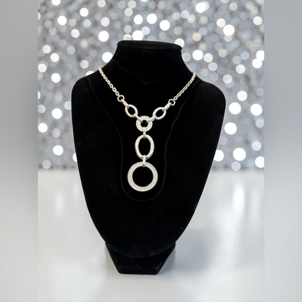 🩶SWAROVSKI🩶Elegant Silver Tone Linked Circle Drop Necklace/NWOT